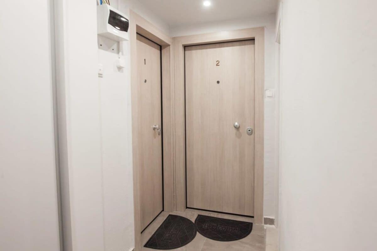 Apartamento Brand New Urban Getaway Next To Megaro Mousikis Atenas Exterior foto