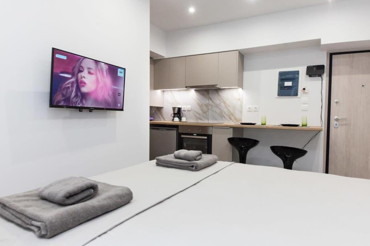 Apartamento Brand New Urban Getaway Next To Megaro Mousikis Atenas Exterior foto