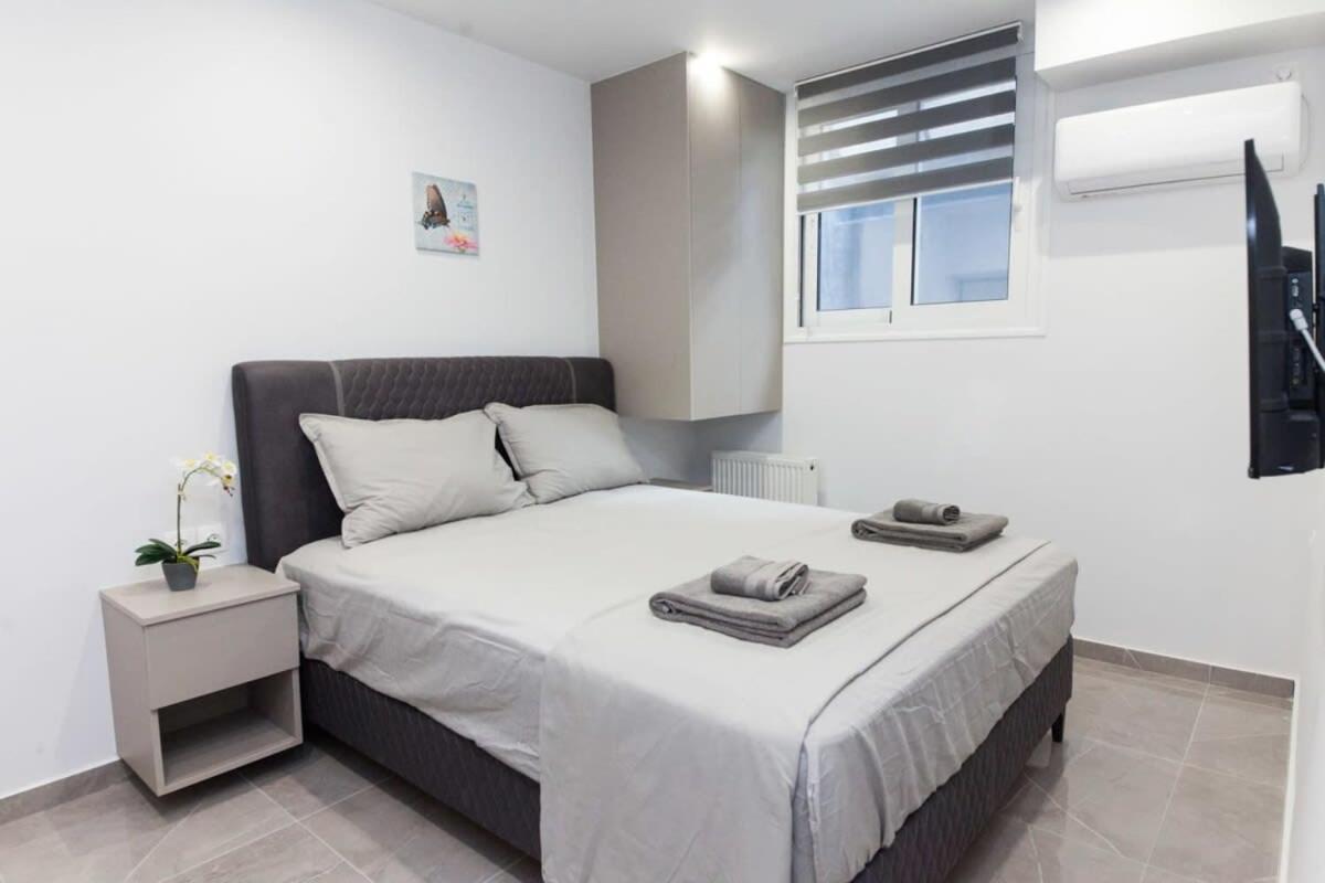 Apartamento Brand New Urban Getaway Next To Megaro Mousikis Atenas Exterior foto